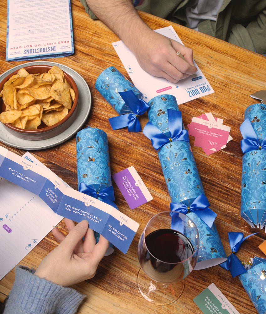 Pub Quiz Christmas Cracker, 6 Pack