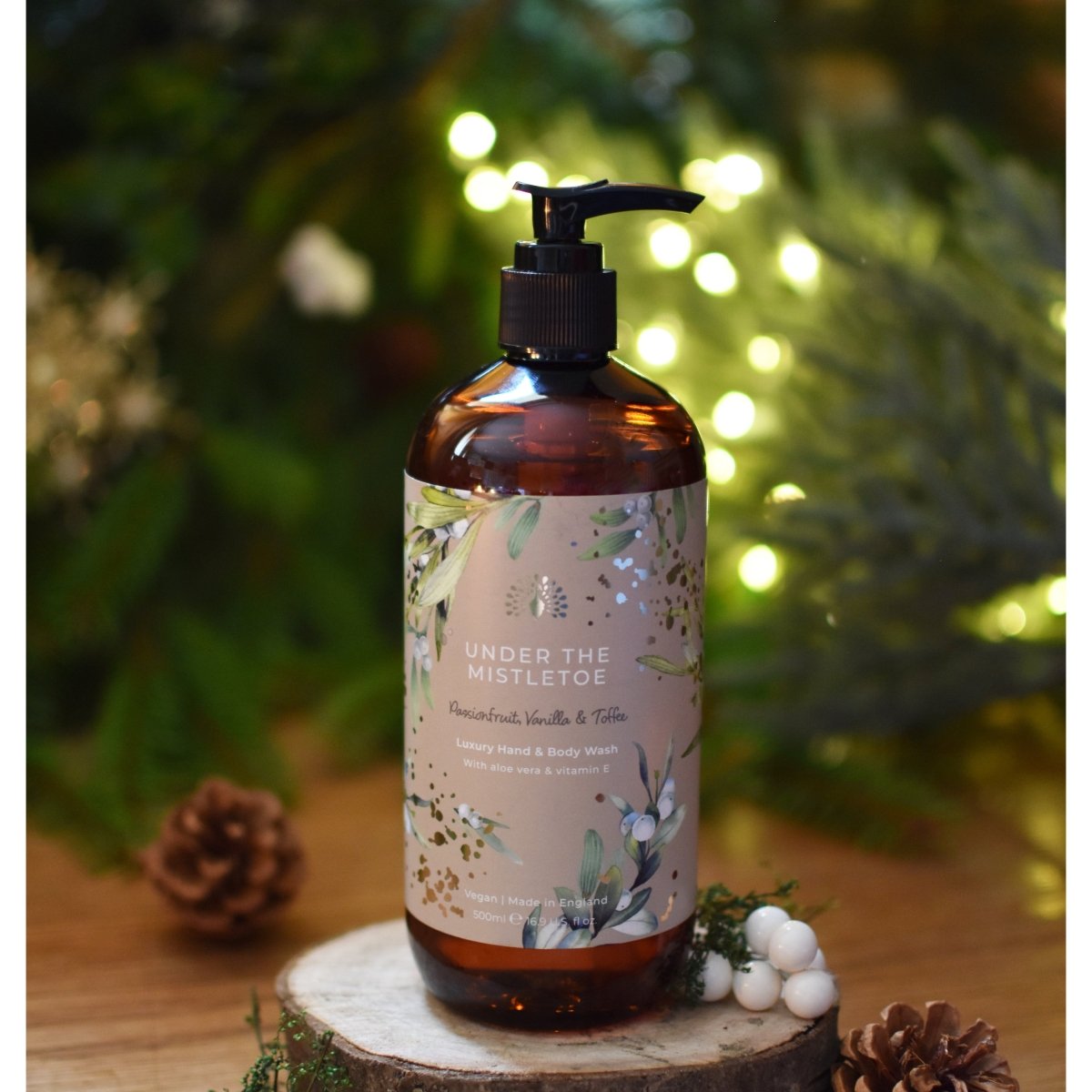 Christmas Tidings: Under the Mistletoe Hand and Body Wash, 500ml