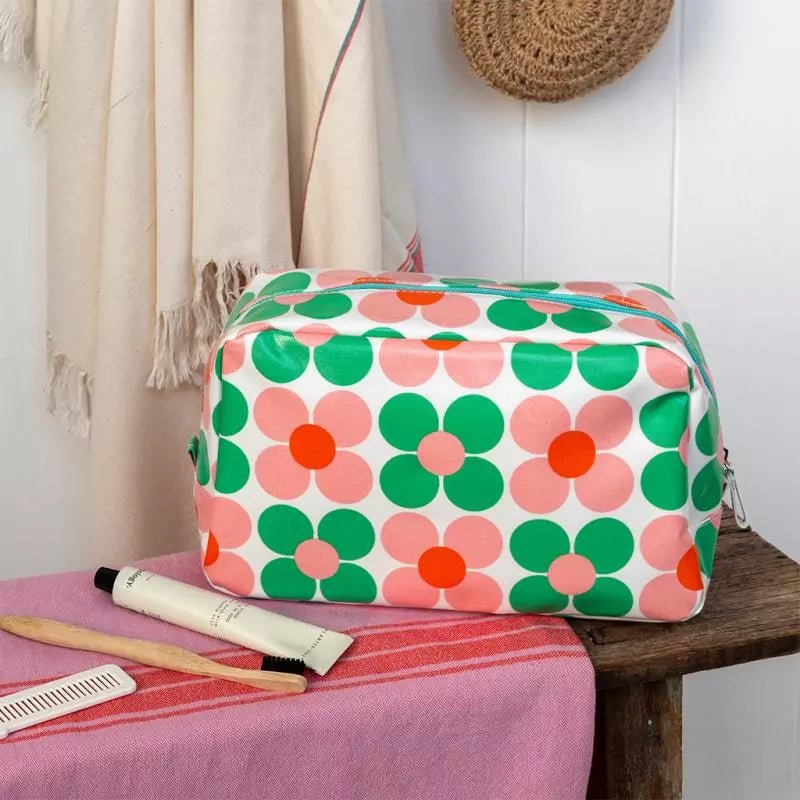 Daisy Oilcloth Wash Bag