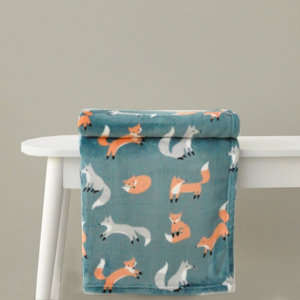 Foraging Fox Teal Throw 120x150cm