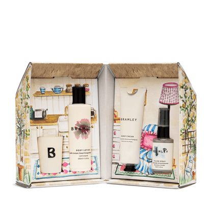 Bramley Christmas Cottage Deluxe Gift Set